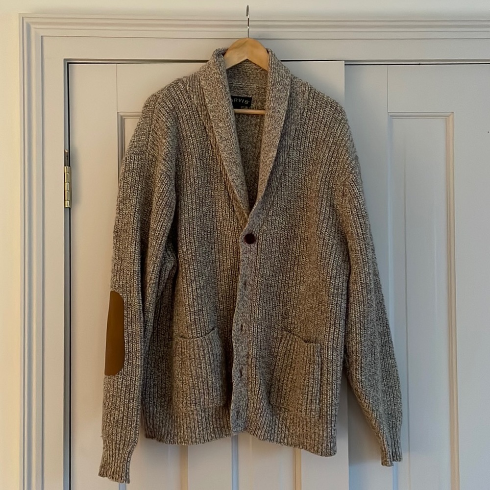 Wool 85% nylon 15% classic, patched elbow cardigan.